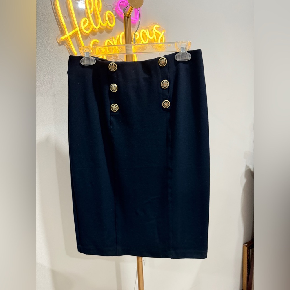 Chic Navy Buttoned Pencil Skirt - Picture 4 of 9